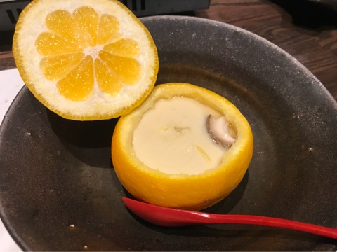 三宝柑の名所栖原の旅館「栖原温泉」さんの三宝柑の器を使った茶碗蒸し